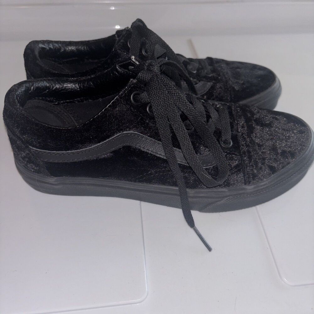 VANS Old Skool Crushed Velvet Black Low Tops Size M5/W6.5